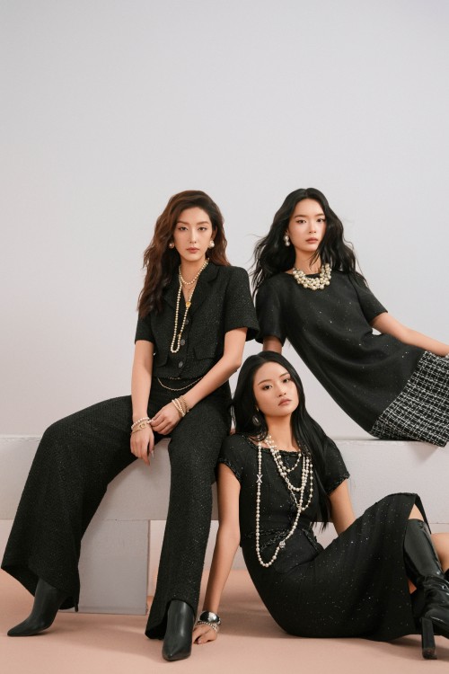 Sixdo Black Tweed Loose Dress With Flower